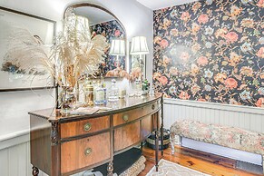 Steps to Delaware Canal: Enchanting Stone Cottage!