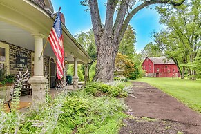 Steps to Delaware Canal: Enchanting Stone Cottage!