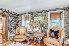Steps to Delaware Canal: Enchanting Stone Cottage!