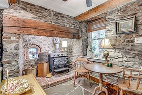 Steps to Delaware Canal: Enchanting Stone Cottage!