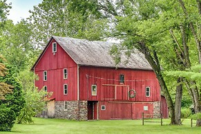 Steps to Delaware Canal: Enchanting Stone Cottage!