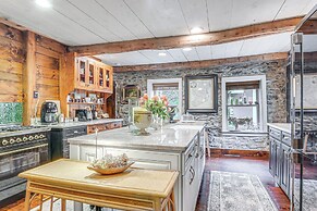 Steps to Delaware Canal: Enchanting Stone Cottage!