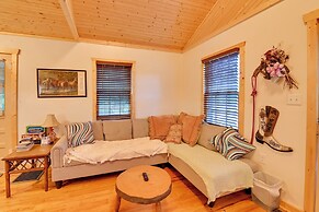 Cozy Beattyville Cabin w/ Fire Pit