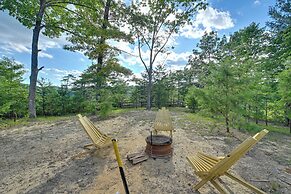 Cozy Beattyville Cabin w/ Fire Pit & Hot Tub
