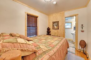 Cozy Beattyville Cabin w/ Fire Pit & Hot Tub