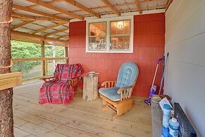 Cozy Beattyville Cabin w/ Fire Pit