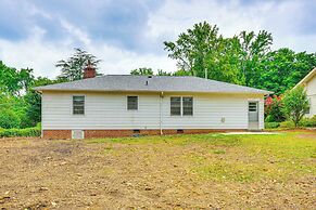 'dogwood Cottage' w/ Fireplace: 1 Mi to University