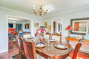 Cozy Cottage w/ Deck, 9 Mi to Downtown Beaufort!