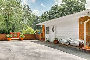 Charming Studio ~ 5 Mi to Stone Mountain Park