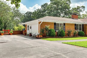 Charming Studio ~ 5 Mi to Stone Mountain Park