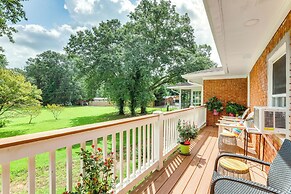 Charming Studio ~ 5 Mi to Stone Mountain Park