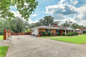 Charming Studio ~ 5 Mi to Stone Mountain Park