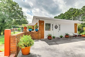 Charming Studio ~ 5 Mi to Stone Mountain Park