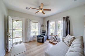 Eufaula Home - Walk to Lake Beach!