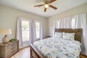 Eufaula Home - Walk to Lake Beach!