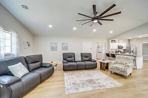 Eufaula Home - Walk to Lake Beach!