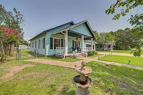 Eufaula Home - Walk to Lake Beach!