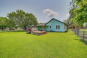 Eufaula Home - Walk to Lake Beach!