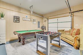 Private Hot Tub: Lakefront Poconos Home!