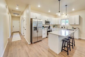 Family-friendly Florence Home: 3 Mi to the Coast!