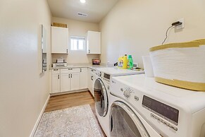 Family-friendly Florence Home: 3 Mi to the Coast!