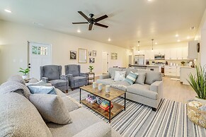 Family-friendly Florence Home: 3 Mi to the Coast!