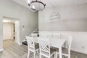 18 Mi to Dtwn Atlanta: Pet-friendly Home w/ Yard!