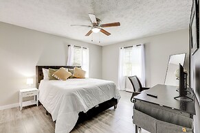 18 Mi to Dtwn Atlanta: Pet-friendly Home w/ Yard!