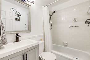 18 Mi to Dtwn Atlanta: Pet-friendly Home w/ Yard!