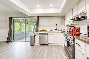 18 Mi to Dtwn Atlanta: Pet-friendly Home w/ Yard!