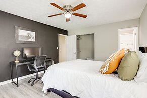 18 Mi to Dtwn Atlanta: Pet-friendly Home w/ Yard!