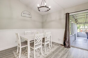 18 Mi to Dtwn Atlanta: Pet-friendly Home w/ Yard!