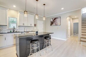 ~ 1/2 Mi to Mercedes-benz Stadium: Atlanta Home