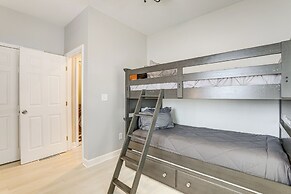 ~ 1/2 Mi to Mercedes-benz Stadium: Atlanta Home