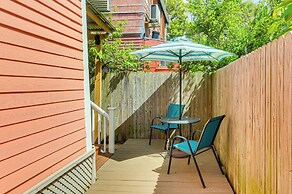 1 Mi to Beach: Colorful Cottage in Galveston!