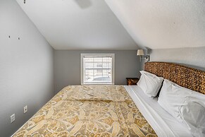 Walk to Stadium: University Park Gem!