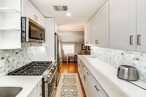 Walk to Stadium: University Park Gem!