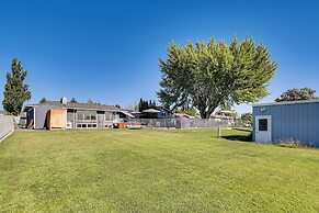 Moses Lake Retreat w/ Stunning Outdoor Oasis!