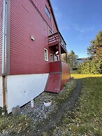 Arctic Paradise - 4 Bedroom Apartment in Tromso