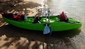 Luxury Escape: Pool, Hot Tub, Gym And More! 6 Bedroom Villa by RedAwni