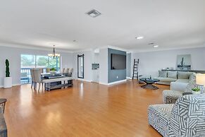 Luxury Escape: Pool, Hot Tub, Gym And More! 6 Bedroom Villa by RedAwni