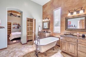 Relax & Rejuvenate: Pool, Sauna & Gym 3 Bedroom Home by RedAwning