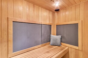 Relax & Rejuvenate: Pool, Sauna & Gym 3 Bedroom Home by RedAwning