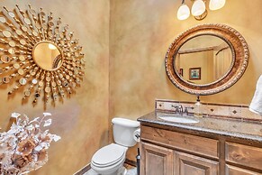 Relax & Rejuvenate: Pool, Sauna & Gym 3 Bedroom Home by RedAwning