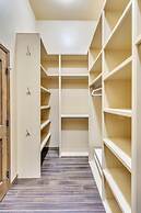 Relax & Rejuvenate: Pool, Sauna & Gym 3 Bedroom Home by RedAwning