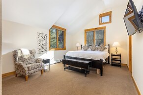 8721 Ski Tip Townhomes 4 Bedroom Townhouse by RedAwning