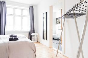 Spacious and Cool 1-bed in Gadekvarteret