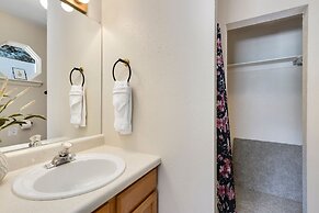 Downtown Windsor Home With Hot Tub & Pool Table