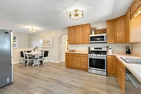 Downtown Windsor Home With Hot Tub & Pool Table