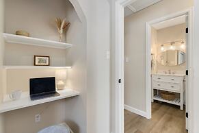 Downtown Windsor Home With Hot Tub & Pool Table